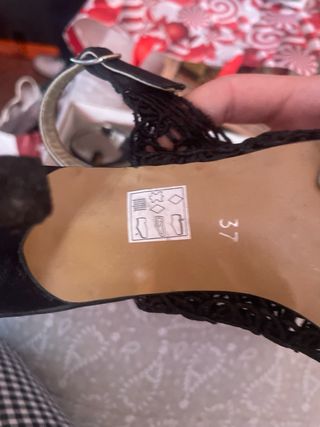 Tacones negros de encaje Marca: mayfran