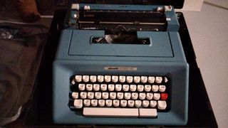 Máquina de escribir Olivetti Studio 46