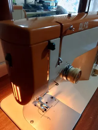 Máquina de Coser Alfa Vintage Superautomática