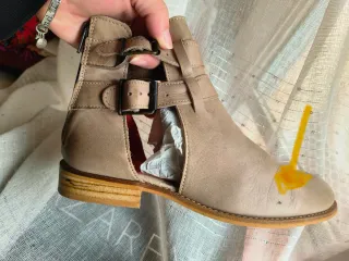 Botines piel beige T.38