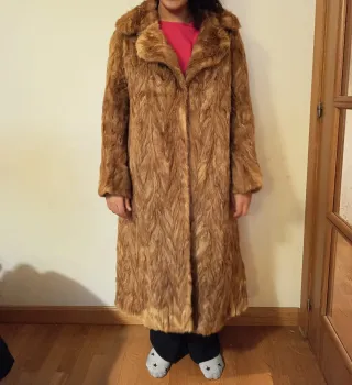 Abrigo de pelo marrón