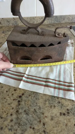 Plancha antigua de hierro