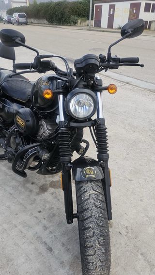 Moto 125 Custom con extras
