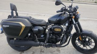 Moto 125 Custom con extras