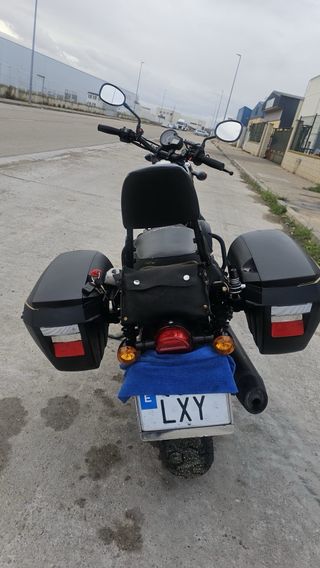 Moto 125 Custom con extras