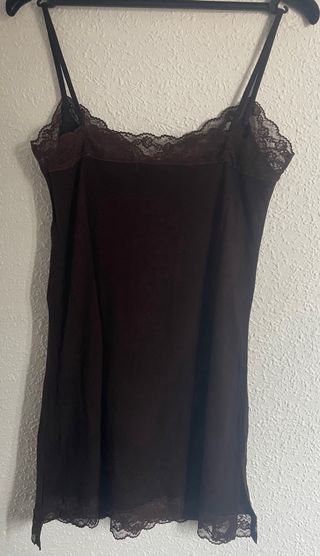 Camiseta Bershka con ribete de encaje