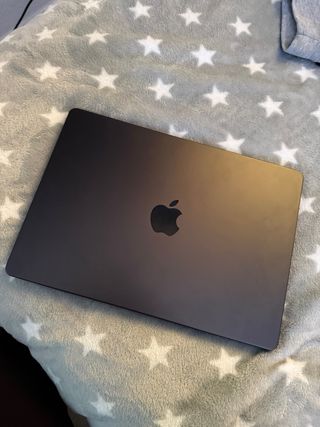 MacBook Pro M4 2025 · 16 GB RAM · GRIS ESPACIAL