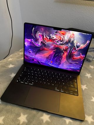 MacBook Pro M4 2025 · 16 GB RAM · GRIS ESPACIAL