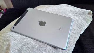 iPad mini 4 128GB Plata