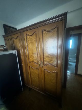 Armario de madera 4 puertas