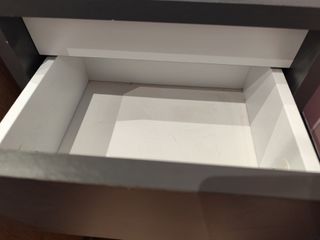 Mueble auxiliar negro y blanco