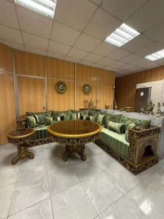 Sofá modular de terciopelo y madera