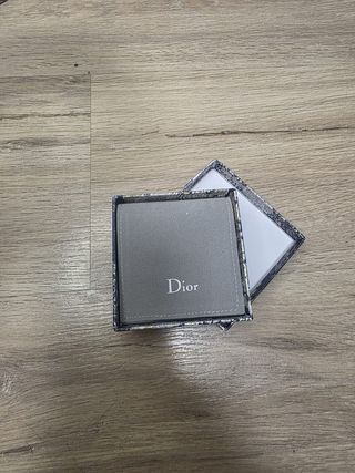 Pendientes Dior dorados con perlas