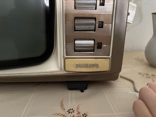 Televisión philips antigua años 70 beige y marrón