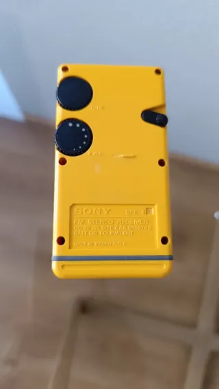 Radio Walkman Sony Sports FM Amarillo SRF-4