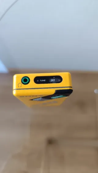 Radio Walkman Sony Sports FM Amarillo SRF-4