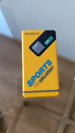 Radio Walkman Sony Sports FM Amarillo SRF-4