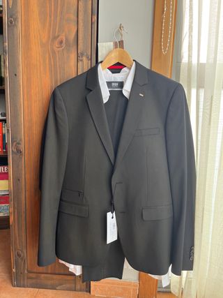 Traje DR&N Negro Talla 50 + Camisa L