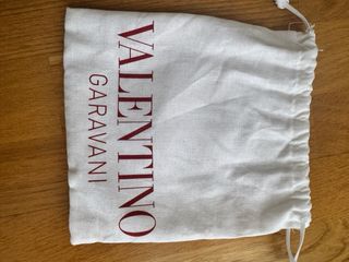 Fondello Loewe, Ferragamo, Gucci, Sezane