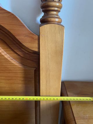 Cabezal de cama madera + somier + comoda + mesita