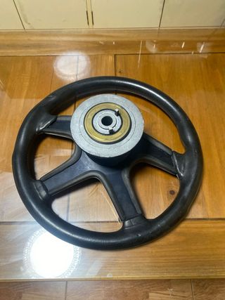 Volante Momo Nissan Primera P10