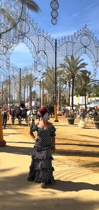 Traje Flamenca Negro Lunares Blanco