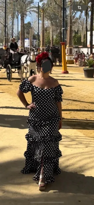 Traje Flamenca Negro Lunares Blanco