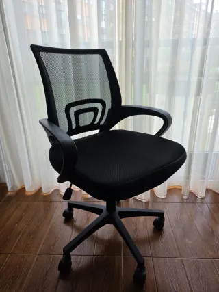 Mesa y Silla de Oficina