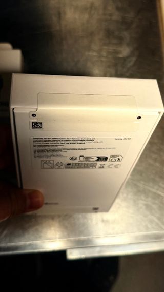 Samsung Galaxy A56 5G + Auriculares USB-C y Funda