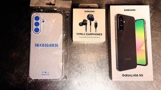 Samsung Galaxy A56 5G + Auriculares USB-C y Funda