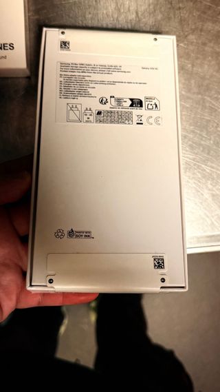 Samsung Galaxy A56 5G + Auriculares USB-C y Funda