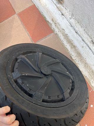 Motor V3 con neumático Silence S01