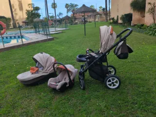 Carrito de bebé y silla de coche