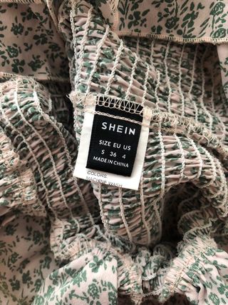 Vestido corto floral verde y blanco