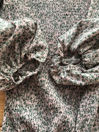 Vestido corto floral verde y blanco