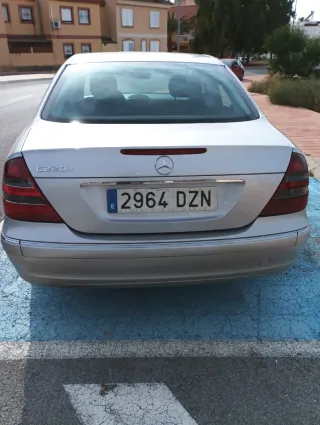 Mercedes-Benz E220 2006