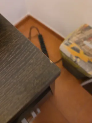 Escritorio madera tono wengué (desmontado)