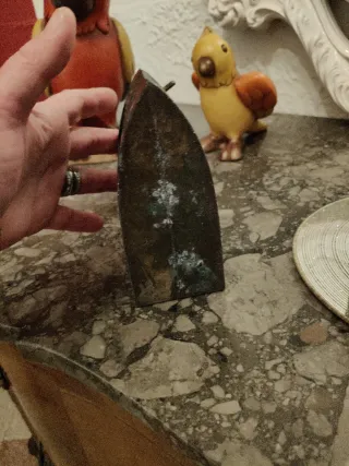 Ferro da stiro antico