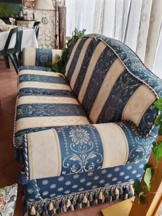 Divano tessuto beige e blu