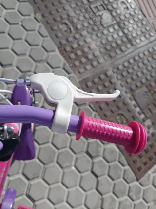Bicicleta infantil rosa y morada