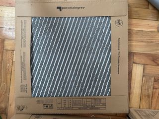 Suelo porcelánico gris