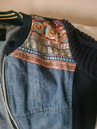 Cazadora Desigual vaquera patchwork