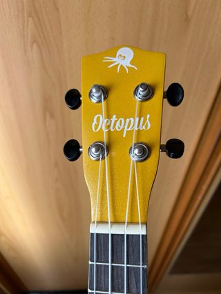 Ukelele Octopus Amarillo con funda