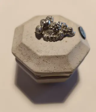 Scatolina decorativa Lineasea firmata Valentino