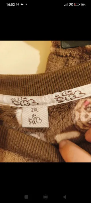 Pijama Labubu Talla 2XL DA MENOS TALLA COMO UNA 40