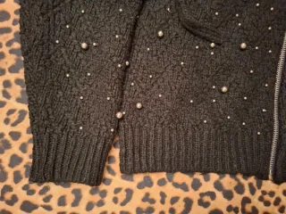 Chaqueta Zara punto con perlas