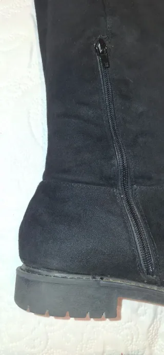 Botas negras de ante