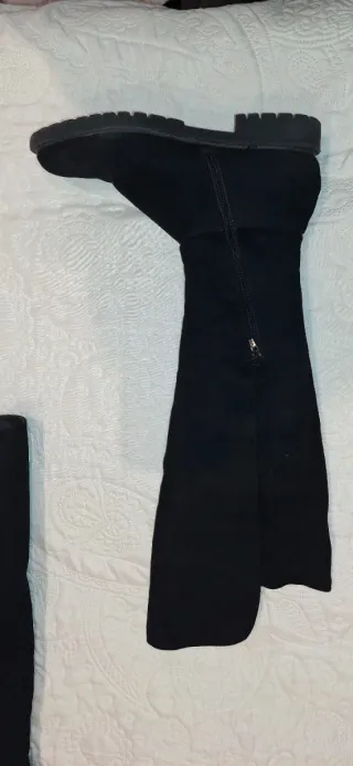 Botas negras de ante