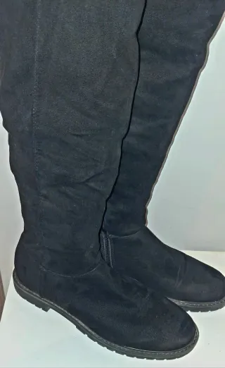 Botas negras de ante