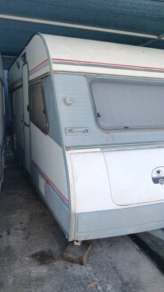 Caravana Moncayo oro en muy buen estado
